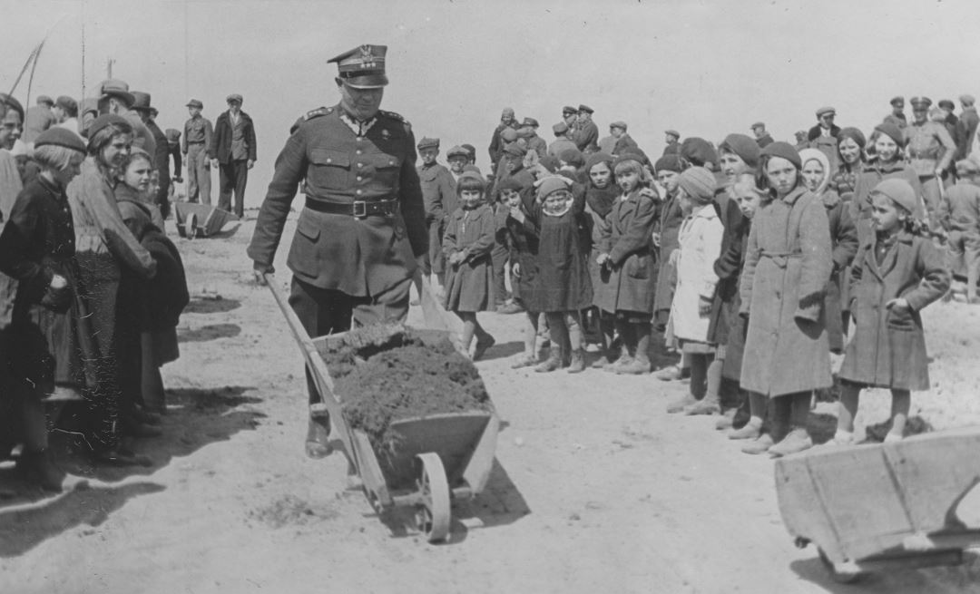 Święto Pracy - historia, znaczenie i wpływ na współczesne bhp